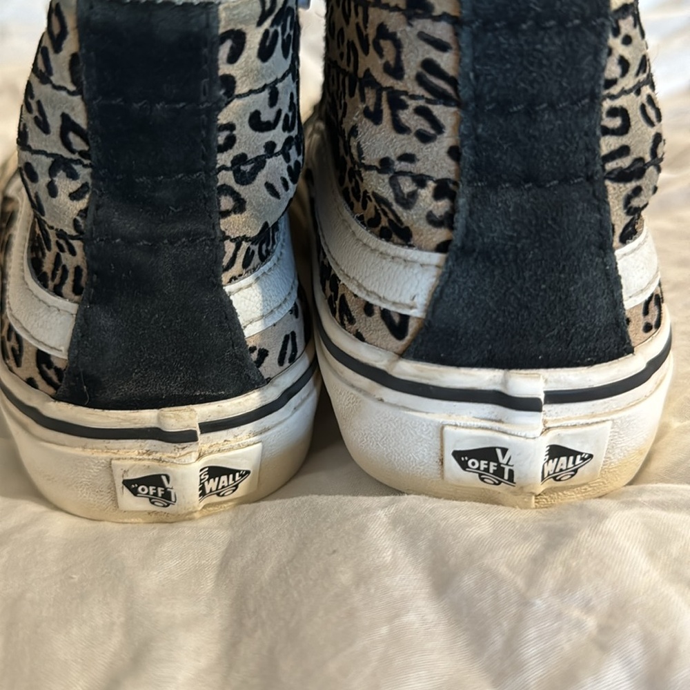 Leopard Vans - Picture 3 of 6